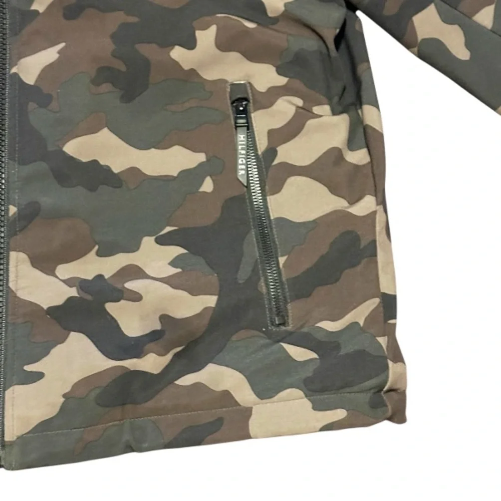 Tommy Hilfiger Men’s Sherpa Lined Softshell Hooded Camo Jacket Size M Medium